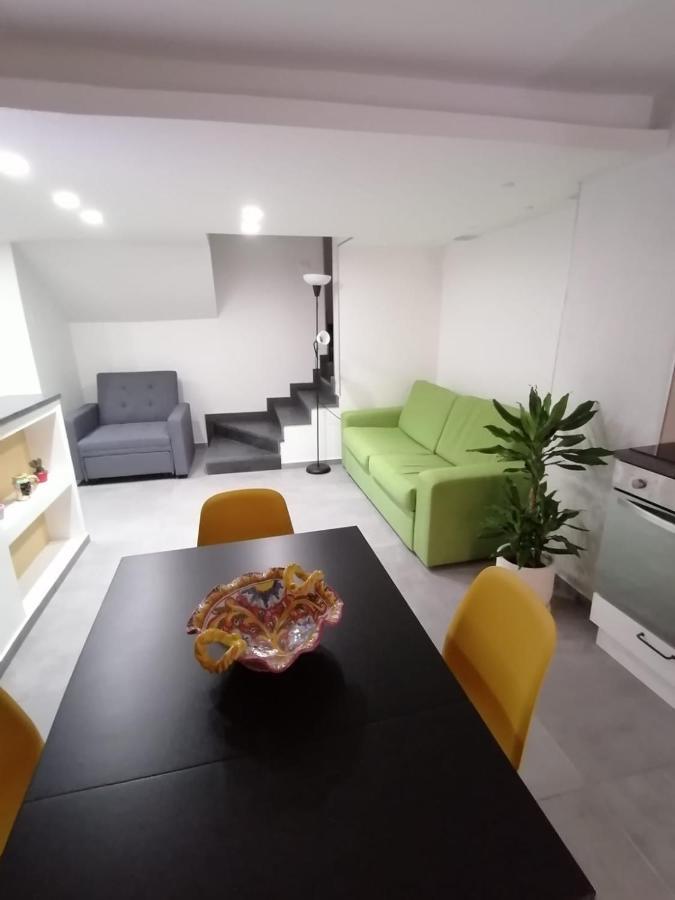 La Casa Di Orlando Apartment Catania Luaran gambar